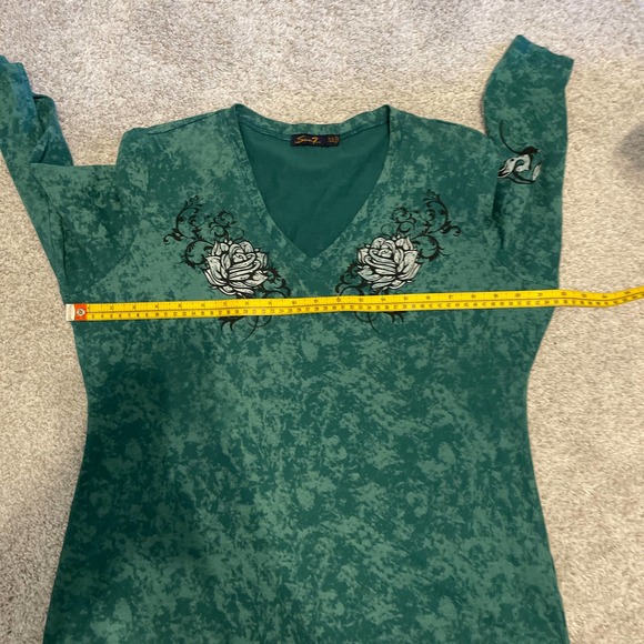 Seven 7 Green V Neck 3/4 Sleeve Tee Shirt with Design XL Pre-owned - Picture 11 of 12